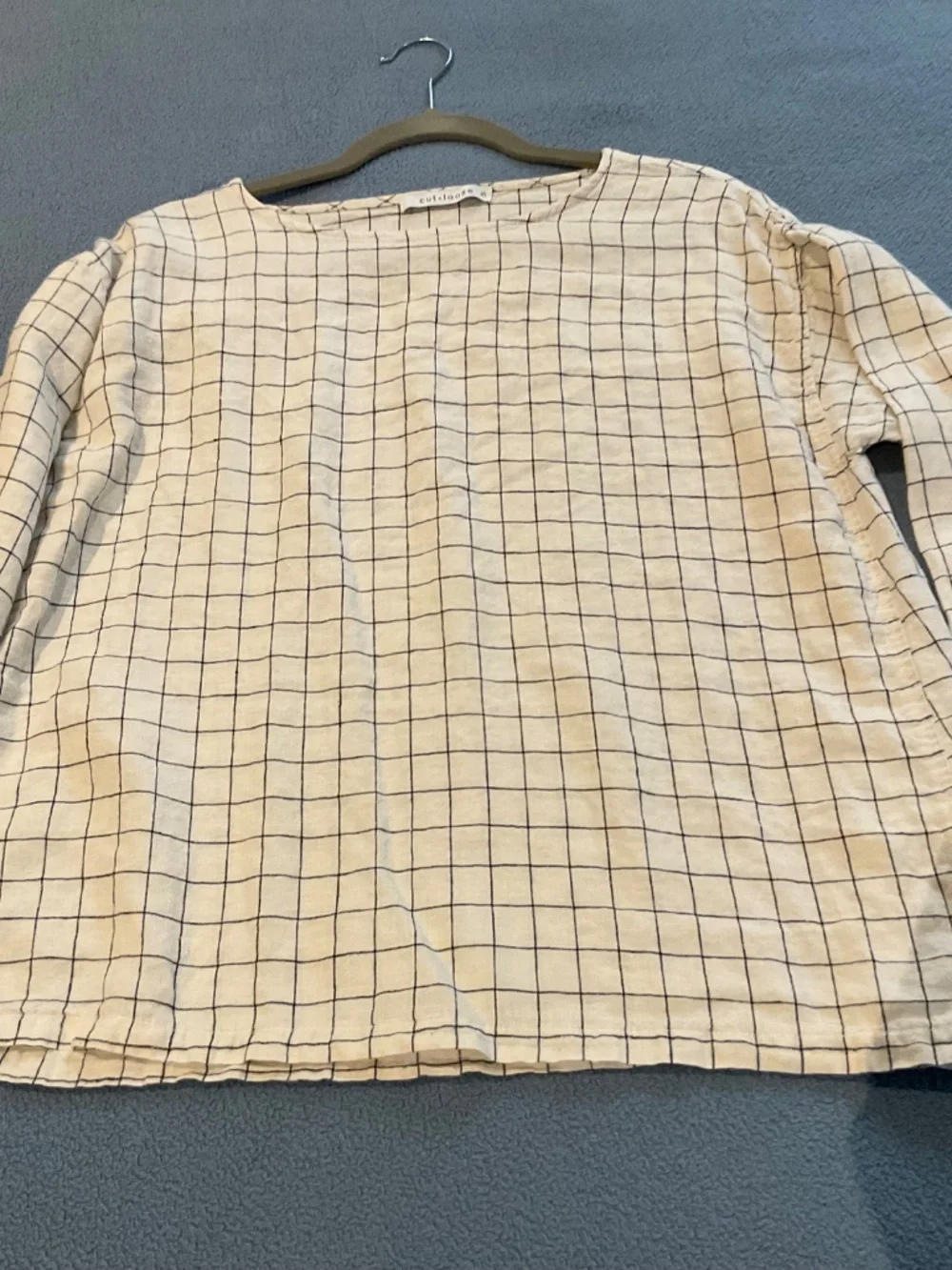 Cut Loose Linen Top - Picture 5 of 6